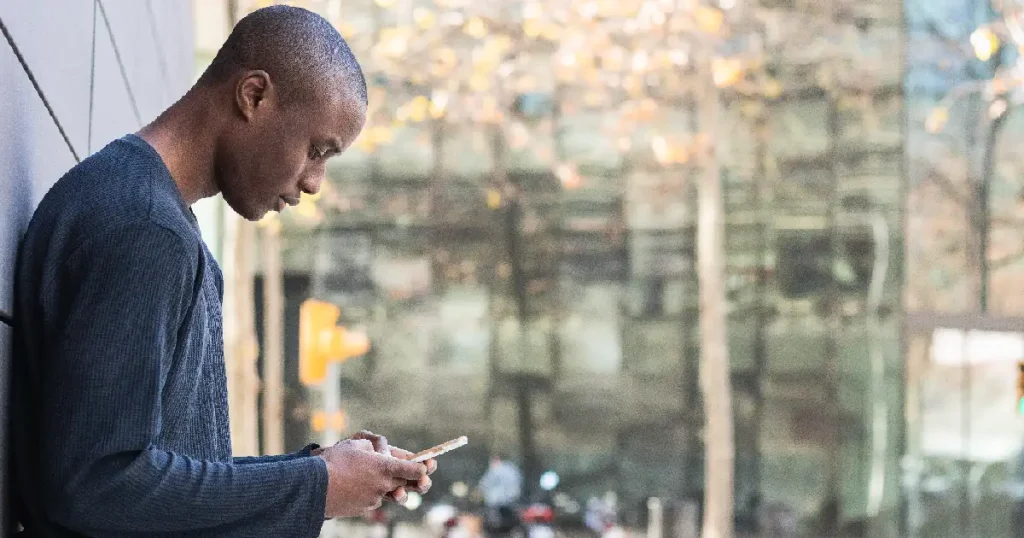 Dopamina, hábito e craving- por que a vontade de checar o celular parece "automática