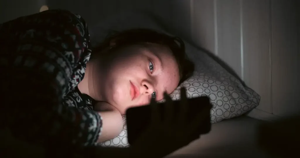 Necessidades sociais x excesso de tela - por que "estar conectado" nem sempre é sentir conexão