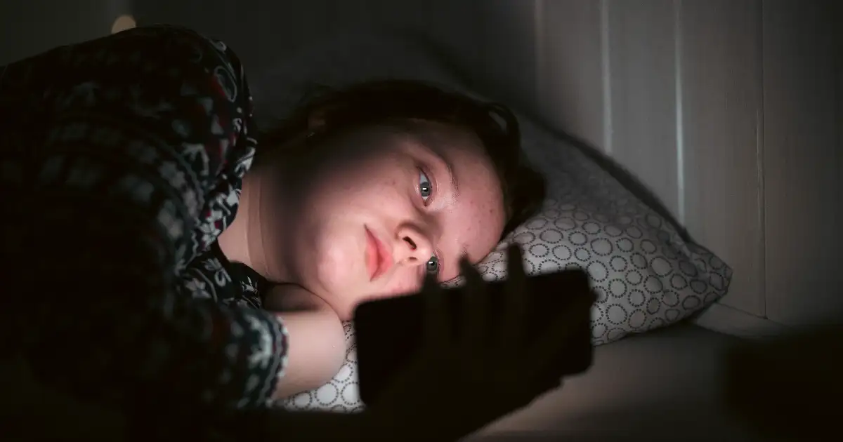 Necessidades sociais x excesso de tela - por que "estar conectado" nem sempre é sentir conexão